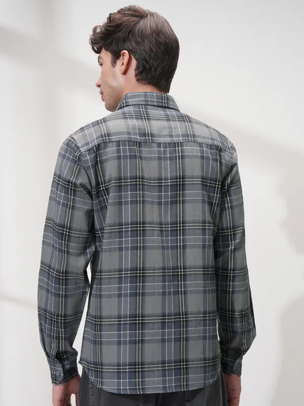 Highlander Men Grey Checked Slim Fit Casual Shirt