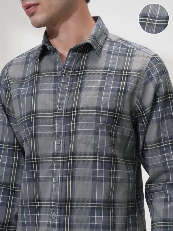 Highlander Men Grey Checked Slim Fit Casual Shirt