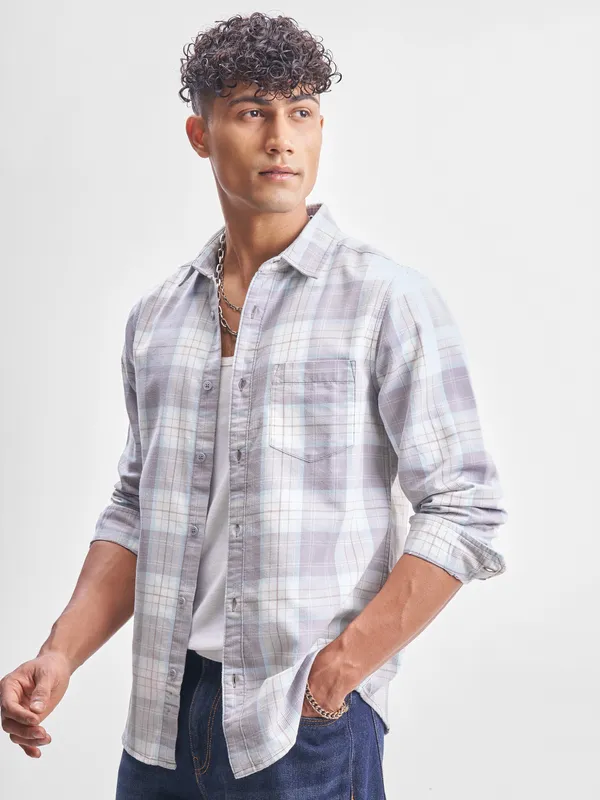 Highlander Men Grey Checked Slim Fit Casual Shirt