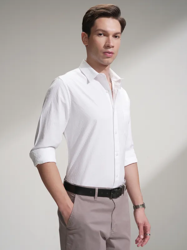 Highlander Men White Self Design Slim Fit Casual Shirt