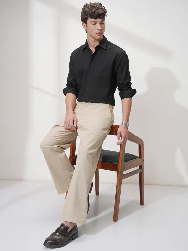 Highlander Men Black Self Design Relaxed Fit Casual Shirt