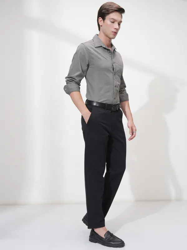 Highlander Men Grey Self Design Slim Fit Casual Shirt