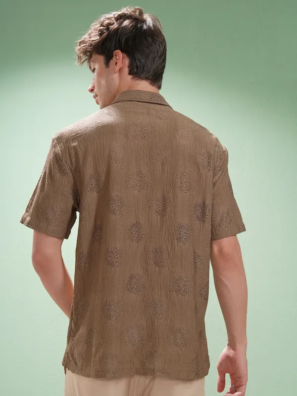 Highlander Men Tan Self Design Relaxed Fit Casual Shirt
