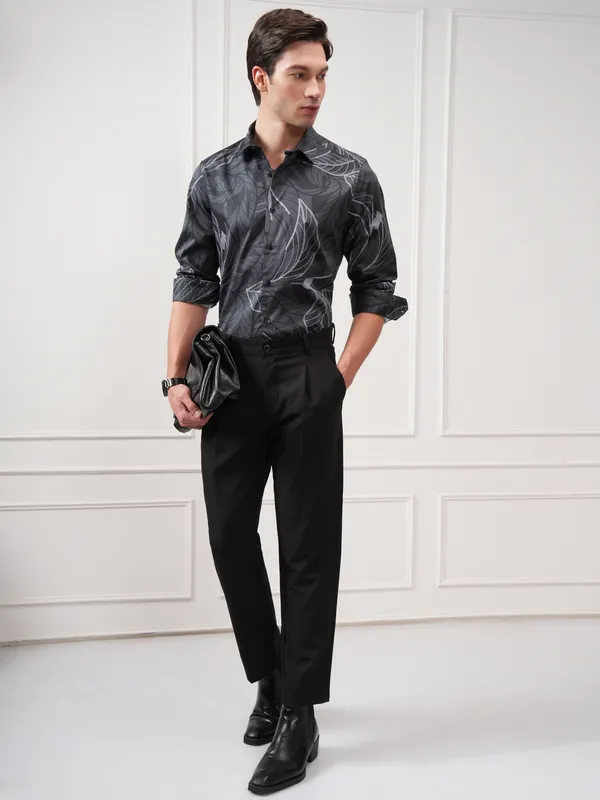 Highlander Men Grey Printed Slim Fit Casual Shirt