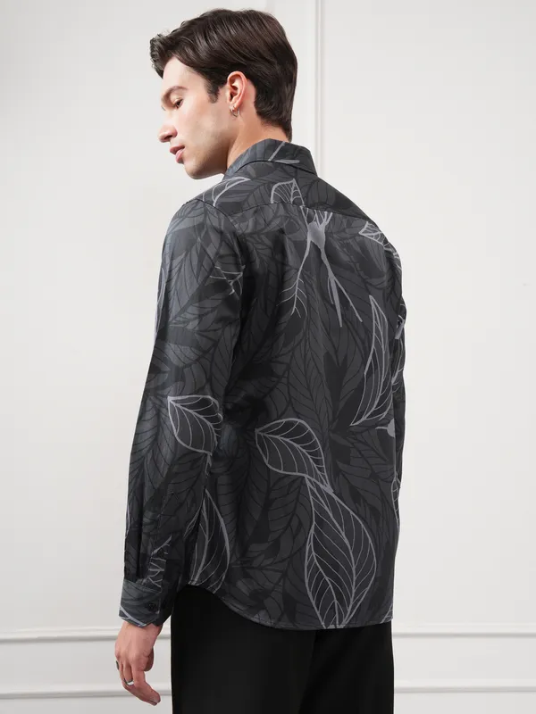 Highlander Men Grey Printed Slim Fit Casual Shirt