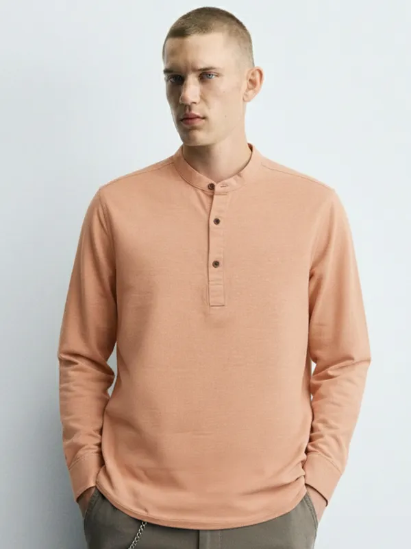 Highlander Men Peach Solid Relaxed Fit Casual Shirt