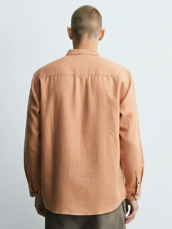 Highlander Men Peach Solid Relaxed Fit Casual Shirt