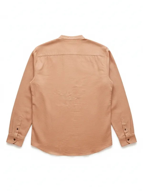 Highlander Men Peach Solid Relaxed Fit Casual Shirt