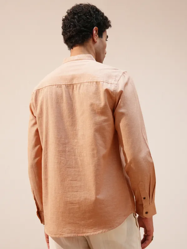 Highlander Men Peach Solid Relaxed Fit Casual Shirt