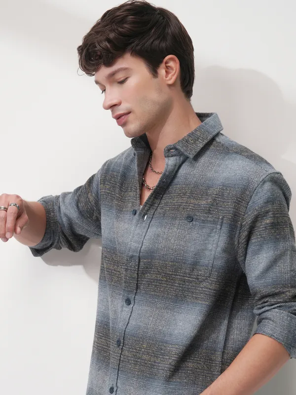 Highlander Men Blue Checked Relaxed Fit Casual Shirt