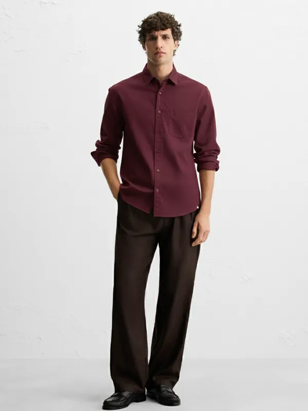 Highlander Men Maroon Solid Slim Fit Casual Shirt