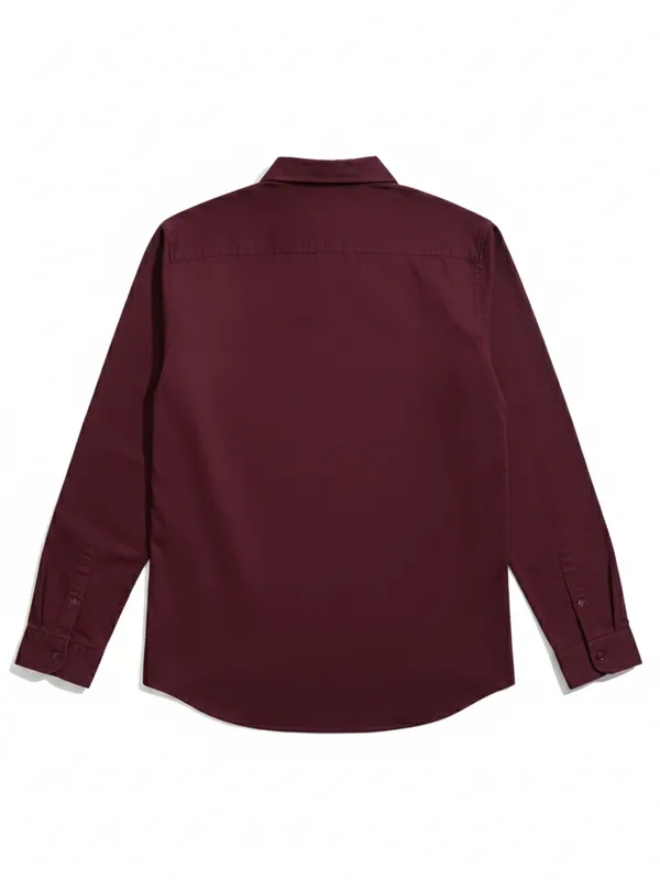 Highlander Men Maroon Solid Slim Fit Casual Shirt