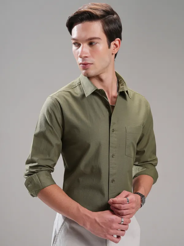 Highlander Men Olive Self Design Slim Fit Casual Shirt