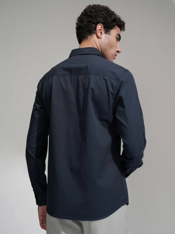 Highlander Men Navy Blue Solid Slim Fit Casual Shirt