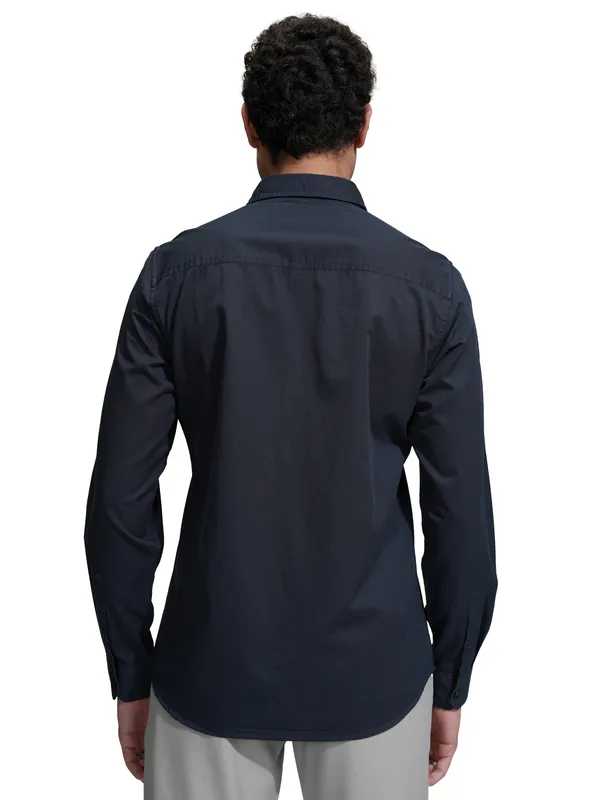 Highlander Men Navy Blue Solid Slim Fit Casual Shirt