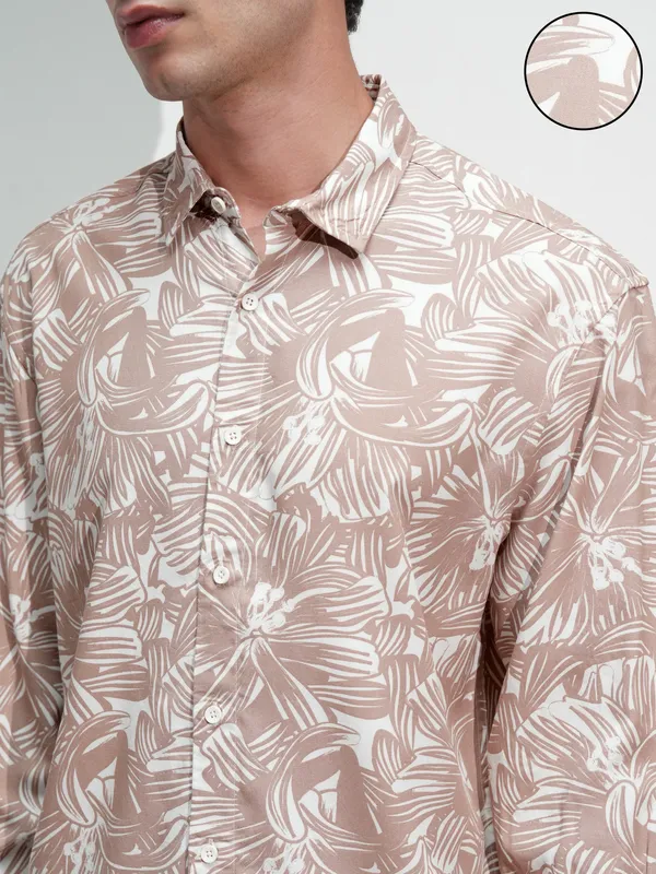 Highlander Men Tan Printed Relaxed Fit Casual Shirt