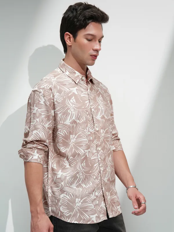 Highlander Men Tan Printed Relaxed Fit Casual Shirt