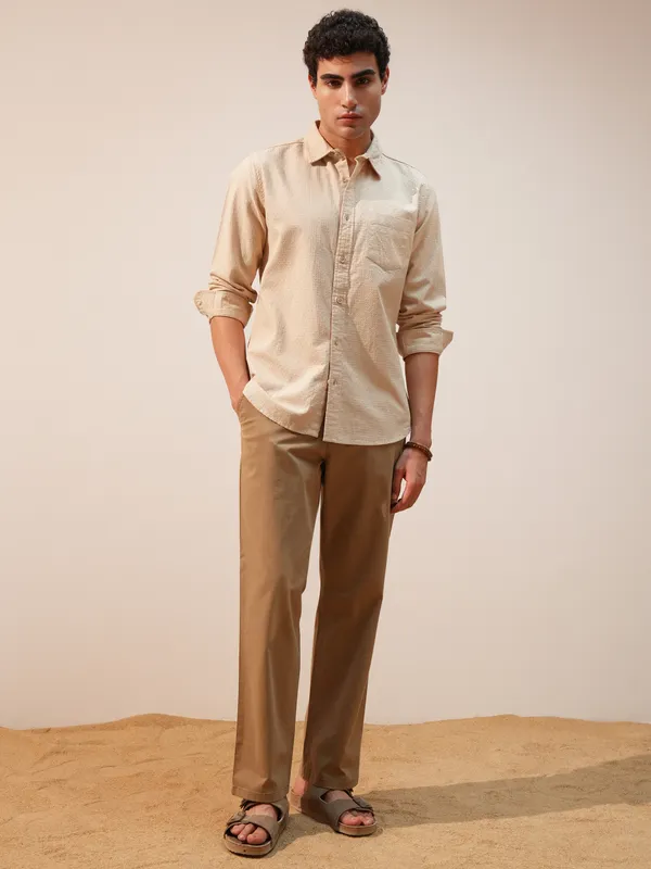 Highlander Men Cream Self Design Slim Fit Casual Shirt