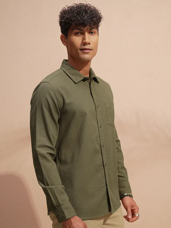 Highlander Men Olive Self Design Slim Fit Casual Shirt
