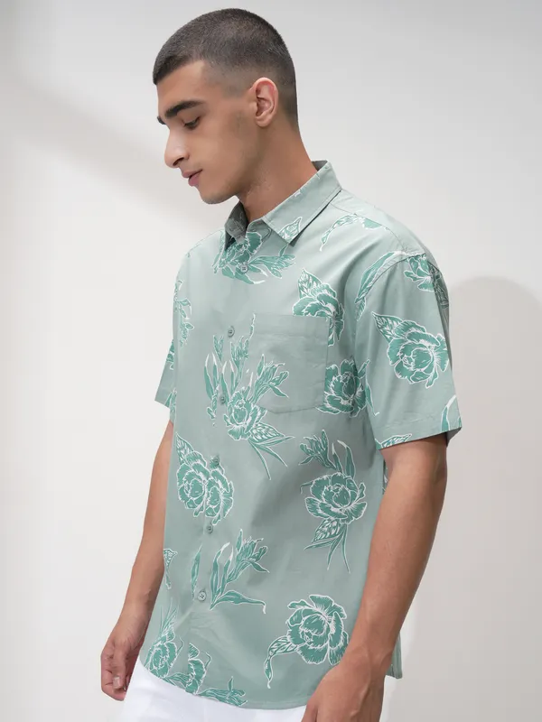 Highlander Men Green Printed Relaxed Fit Casual Shirt