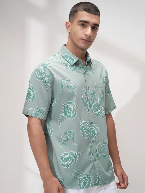 Highlander Men Green Printed Relaxed Fit Casual Shirt