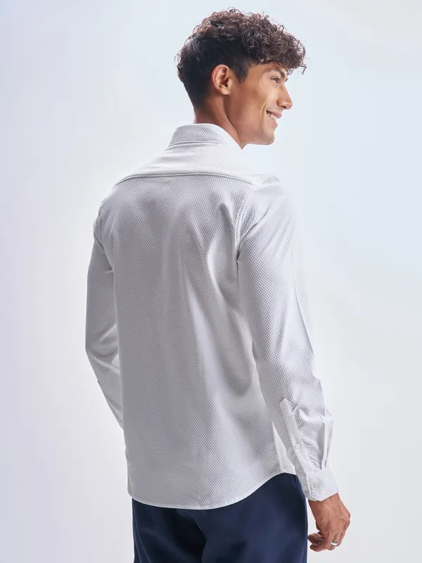 Highlander Men White Self Design Slim Fit Casual Shirt