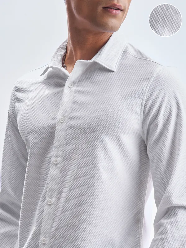 Highlander Men White Self Design Slim Fit Casual Shirt