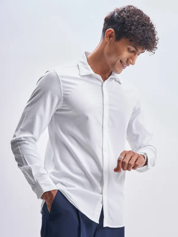 Highlander Men White Self Design Slim Fit Casual Shirt