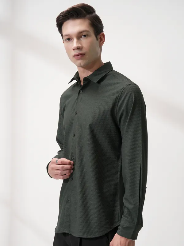 Highlander Men Olive Self Design Slim Fit Casual Shirt