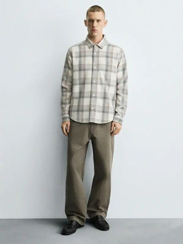 Highlander Men Cream Checked Slim Fit Casual Shirt