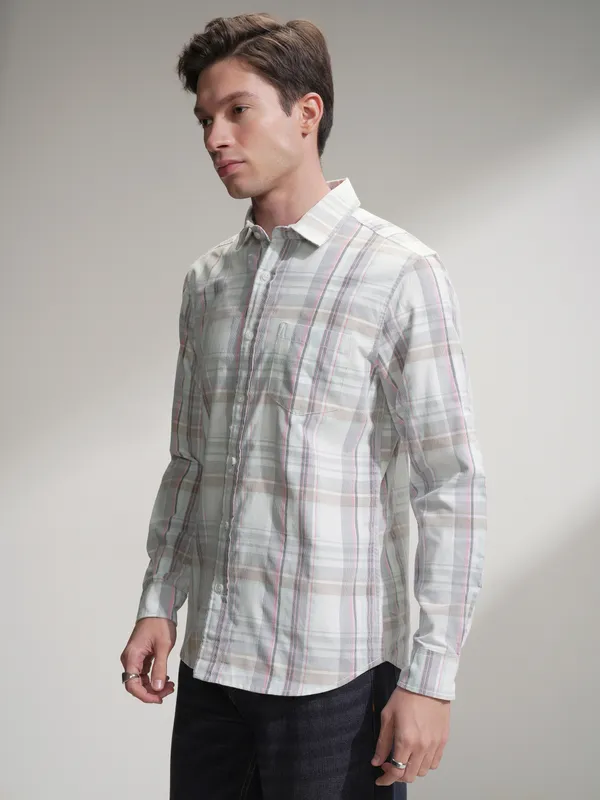 Highlander Men White Checked Slim Fit Casual Shirt