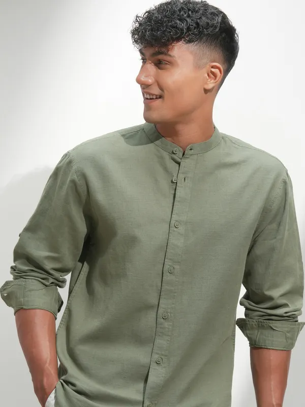 Highlander Men Green Self Design Relaxed Fit Casual Shirt