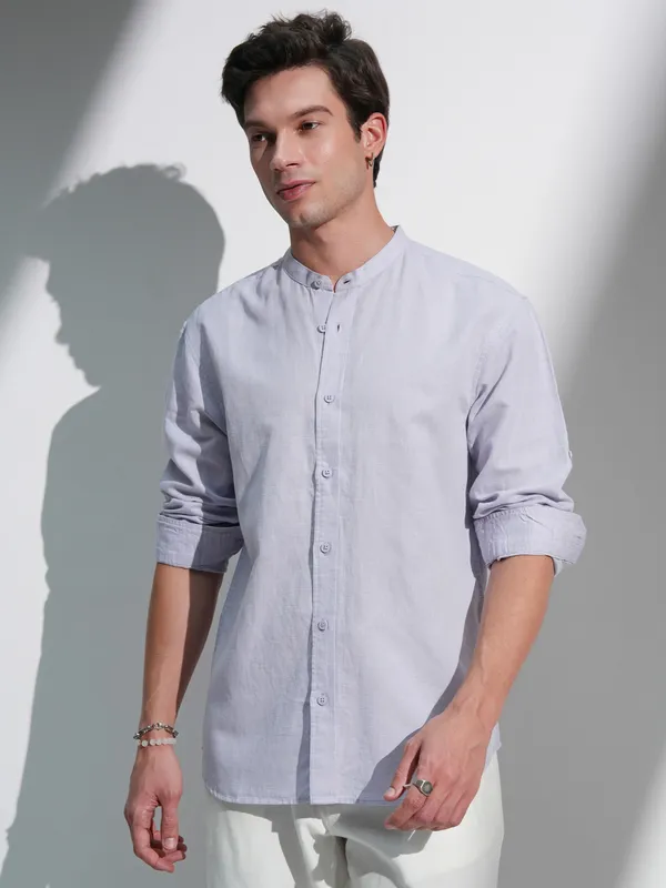 Highlander Men Lavender Solid Relaxed Fit Casual Shirt