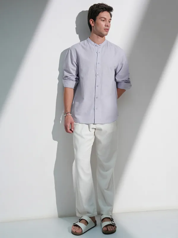 Highlander Men Lavender Solid Relaxed Fit Casual Shirt