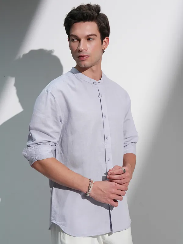 Highlander Men Lavender Solid Relaxed Fit Casual Shirt