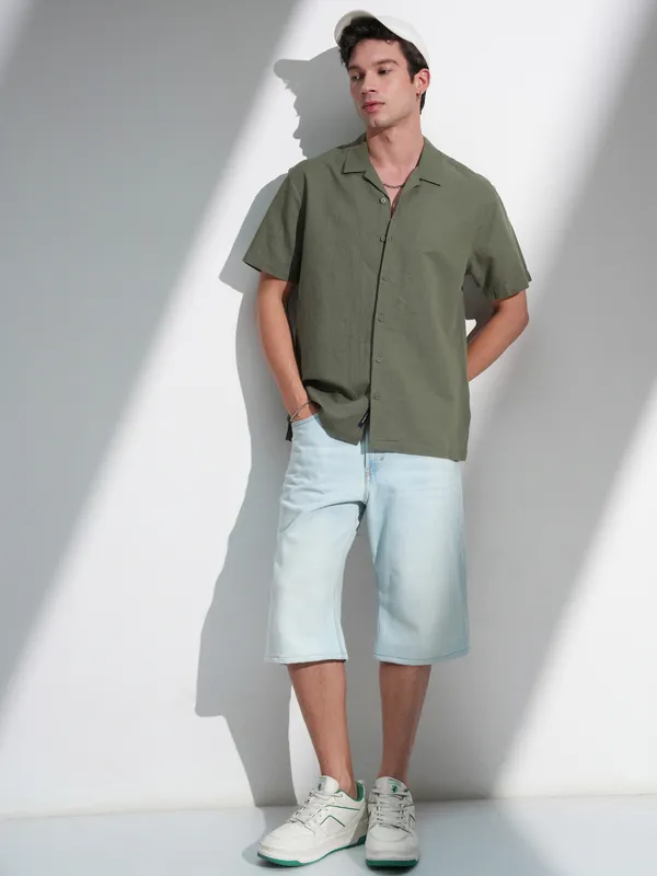 Highlander Men Green Solid Relaxed Fit Casual Shirt