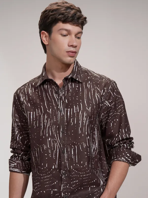 Highlander Men Brown Printed Relaxed Fit Casual Shirt