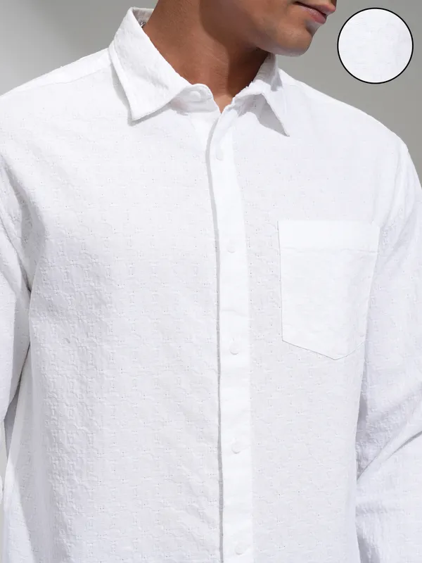Highlander Men White Relaxed Fit Self Design Casual Shirt