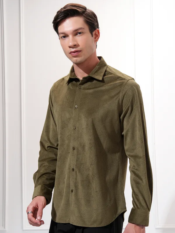 Highlander Men Olive Self Design Slim Fit Casual Shirt