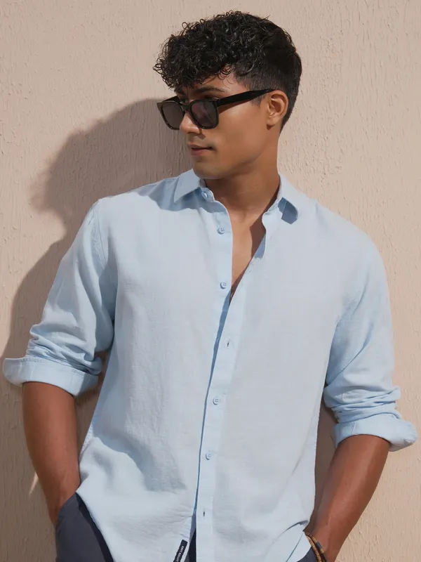 Highlander Men Blue Solid Relaxed Fit Casual Shirt