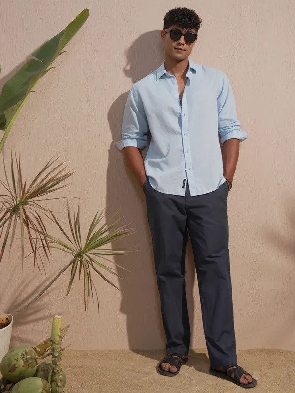 Highlander Men Blue Solid Relaxed Fit Casual Shirt