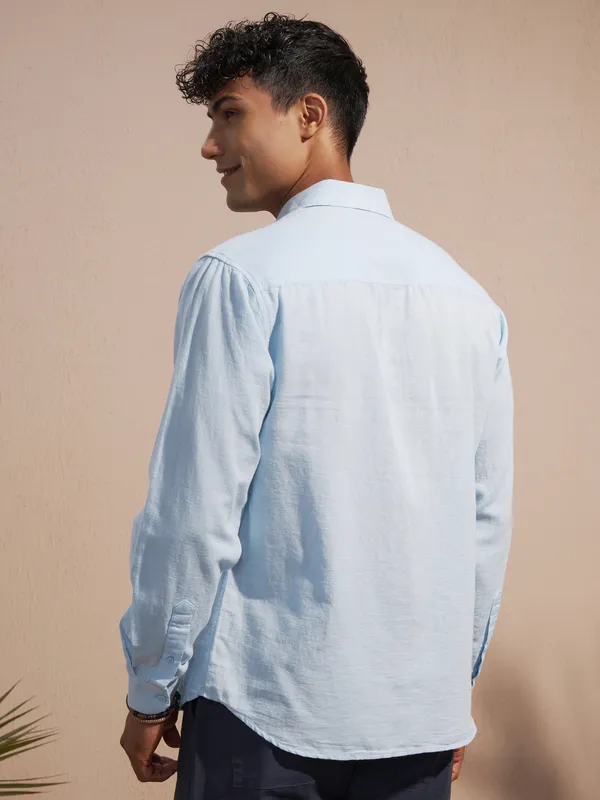 Highlander Men Blue Solid Relaxed Fit Casual Shirt