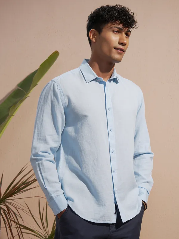 Highlander Men Blue Solid Relaxed Fit Casual Shirt