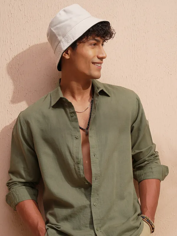 Highlander Men Green Self Design Relaxed Fit Casual Shirt