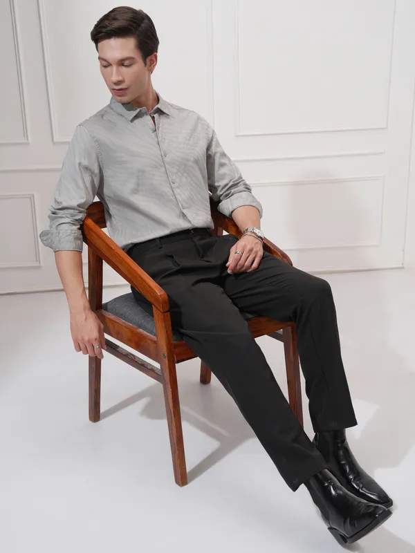 Highlander Men Grey Self Design Slim Fit Casual Shirt