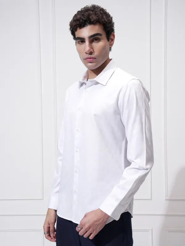 Highlander Men White Self Design Slim Fit Casual Shirt