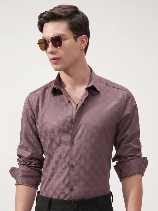 Highlander Men Mauve Self Design Slim Fit Casual Shirt