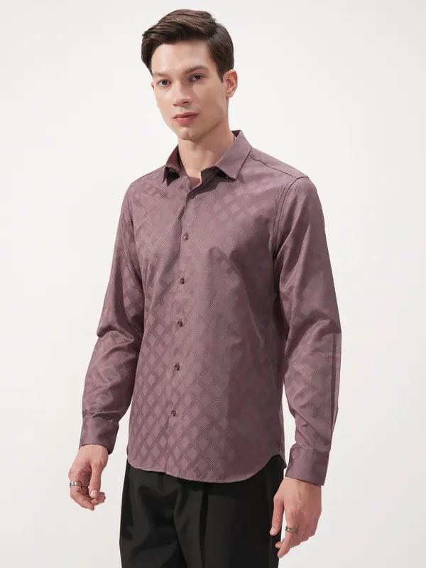 Highlander Men Mauve Self Design Slim Fit Casual Shirt