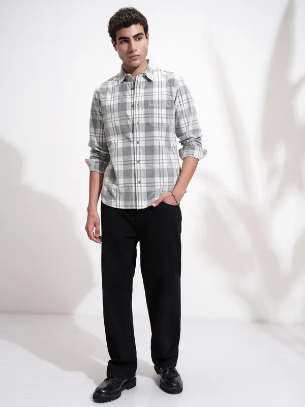 Highlander Men Charcoal Checked Slim Fit Casual Shirt