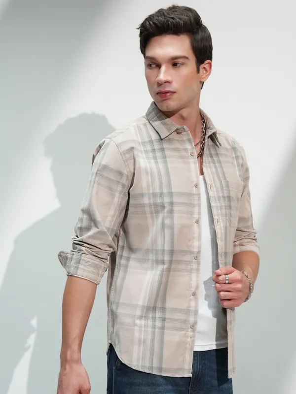 Highlander Men Beige Checked Slim Fit Casual Shirt